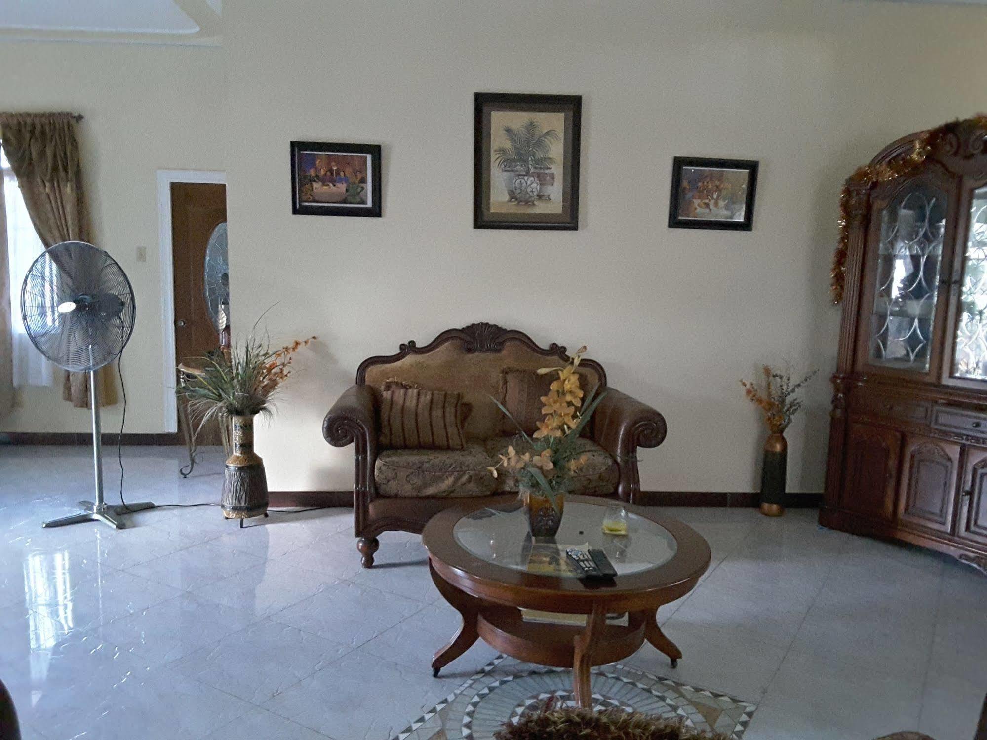 Cazwin Villas Montego Bay Esterno foto