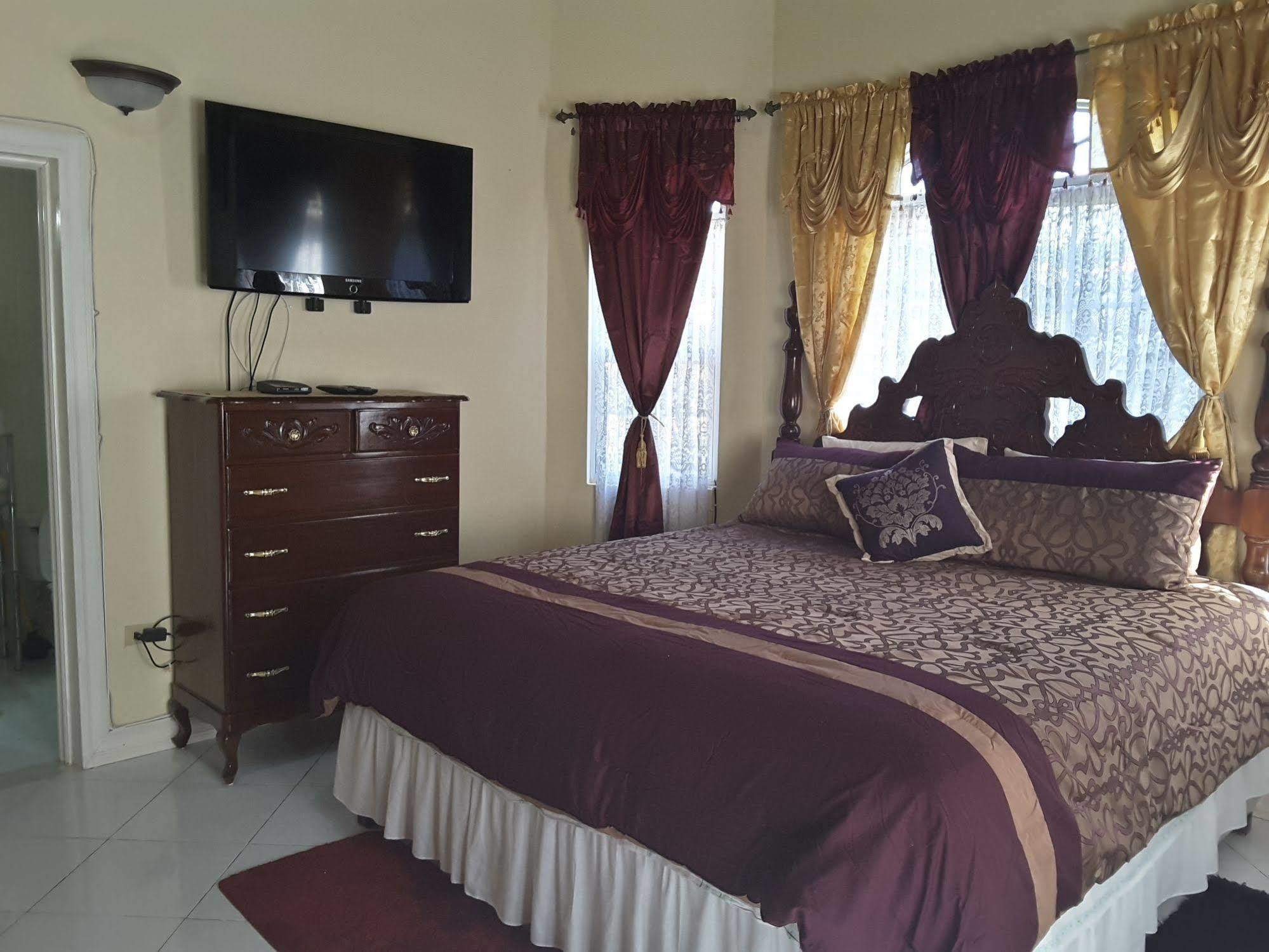 Cazwin Villas Montego Bay Esterno foto